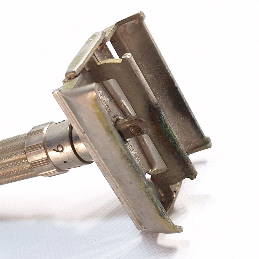 Vintage 1961 Gillette Adjustable Fat Boy Safety Razor - Picture 8 of 9
